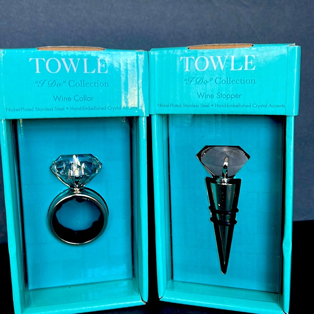 Towele “I Do” Collection Wine Collar and Wine Stopper